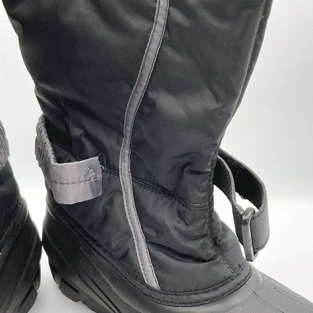 Sorel Youth Flurry Black City Grey Insulated Winter Snow Boots NY5192-016 Size 6